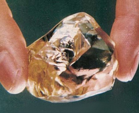 钻石原石怎么分辨钻石原石怎么分辨真假图片-第1张图片-翡翠网