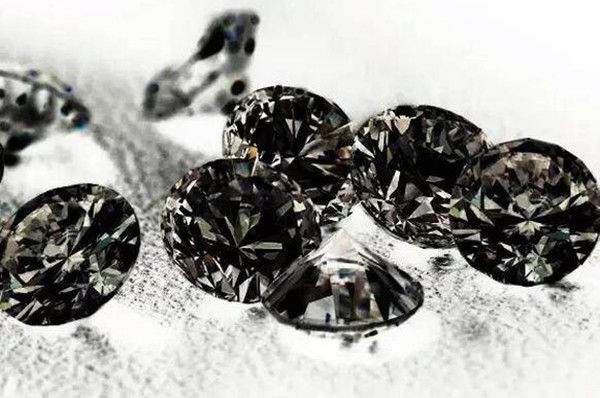 一克拉钻石得多少钱一克拉钻石多少钱回收-第1张图片-翡翠网