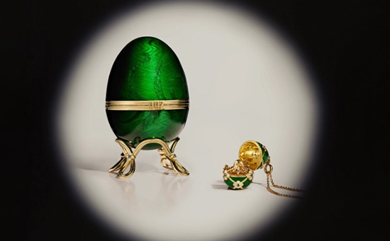 经典情怀之作! Fabergé 推出2件“007”合作系列黄金彩蛋