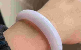 紫罗兰翡翠手镯寓意的简单介绍