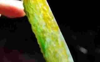 找翡翠边角料做手镯翡翠边角料做的吊坠贵吗