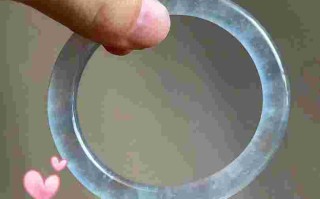 关于翡翠手镯的取件方法的信息