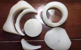 冰黄翡翠手镯原石切法,糯冰种翡翠手镯值钱吗