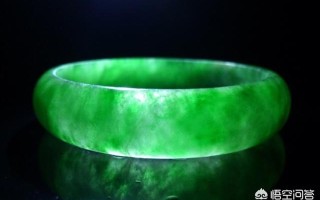 肉眼鉴别天然翡翠有什么方法？