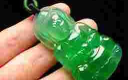 怎么鉴别真假翡翠?怎么样鉴别真假翡翠