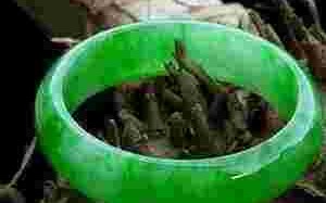 关于翡翠手镯的几个常识及特点,镯子翡翠知识科普