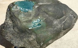 翡翠蓝水料原石图片,翡翠蓝水料