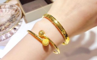 玉镯子和金镯子如何一起佩戴,翡翠手镯与金手镯尺码对比