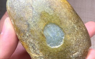 翡翠原石冰种怎么看得出来呢翡翠原石冰种开窗发黑