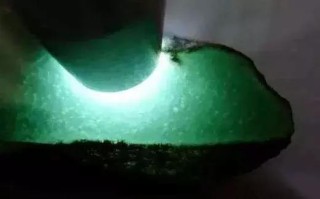 4千万赌石开出300亿,江苏邳州能切割翡翠原石吗