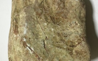 翡翠原石裂多做什么生意好翡翠原石有什么用