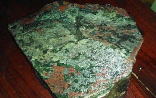 西安哪里切割翡翠原石西安翡翠原石交易市场在哪里