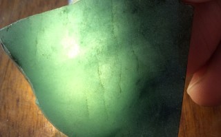 油青翡翠原石的简单介绍