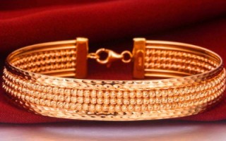 周大福有翡翠手镯吗周大福翡翠吊坠怎么样