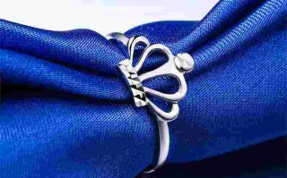 捡到一个白金戒指,怎么辨别是真的,捡了一个白金戒指怎么辨认