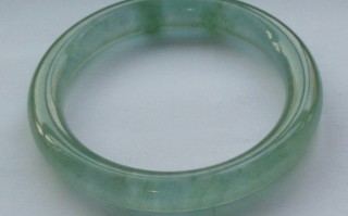 500元的翡翠手镯是真的吗,翡翠手镯好不好