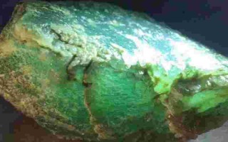 一块翡翠原石能做几件首饰,一块翡翠原石价格