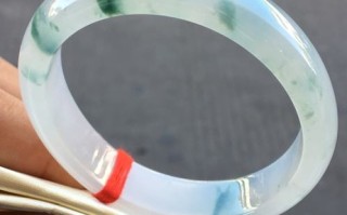 冰糯种飘花翡翠值得收藏吗,翡翠糯冰飘花价格