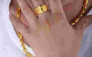 男生戴金戒指有什么好处,男生适合戴金戒指吗