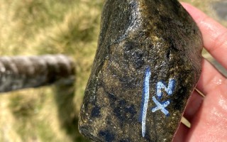 黑翡翠原石图片黑翡翠原石图片欣赏