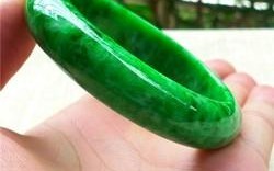 缅甸翡翠市场缅甸翡翠手镯鉴定