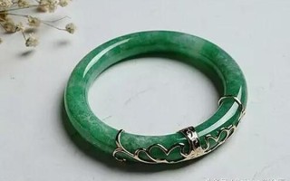 翡翠手镯镶金价格,玉镯镶金是什么金