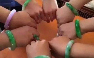 玉翡翠手镯价格图片的简单介绍
