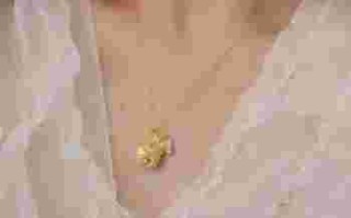 女士戴什么款式的黄金项链好女人戴什么金项链好看