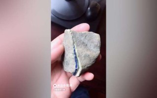 鉴别翡翠原石的小视频,一杯水鉴别翡翠最简单方法