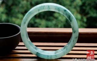飘花翡翠手镯好不好的简单介绍