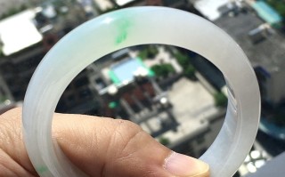 翡翠牌子配什么珠子好椭圆形翡翠手镯