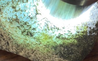翡翠原石怎么保存翡翠原石打灯荧光图解