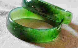 好看的碧玉翡翠手镯辨别图好看的碧玉翡翠手镯辨别