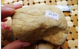 大马坎翡翠原石全身布满松花,大马坎红翡原石