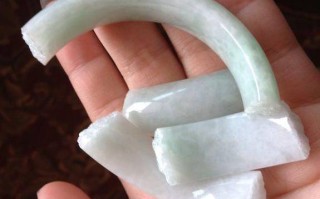 一个翡翠手镯有好几处裂翡翠手镯新裂老裂
