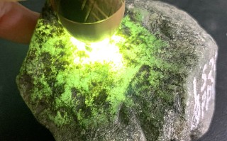 买翡翠原石加工更划算吗翡翠原石加工什么好