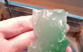 最近看了好多的玉石，想加入玉石行业，有没有懂这行的，能不能给些建议？