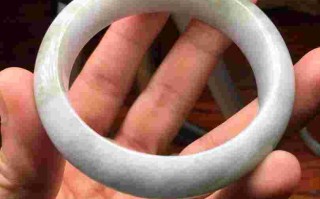 梦见卖翡翠手镯梦见卖翡翠手镯好不好