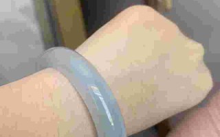 冰凉翡翠手镯图片高清,冰凉翡翠手镯图片