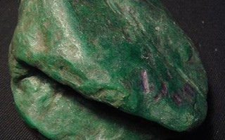 珠宝行收翡翠原石吗,翡翠原石卖给谁