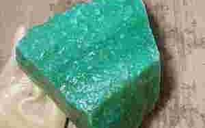 独龙玉原石图片玉石的鉴别方法图解