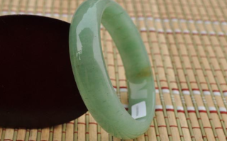 翡翠手镯的成分翡翠手镯毒素