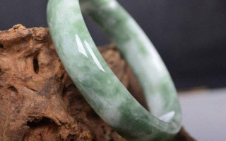糯种翡翠手镯多少钱珍珠翡翠糯种价格