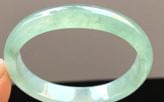 包含不通透的翡翠手镯好吗的词条