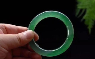 翡翠手镯拼接造假翡翠手镯拼接