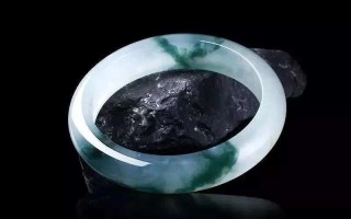 关于翡翠手镯上面的黑色的是什么的信息