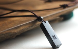 翡翠鉴别知识,黑檀木鉴别翡翠知识