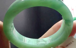 如何辨别翡翠原石手镯的好坏如何辨别翡翠原石手镯的好坏呢