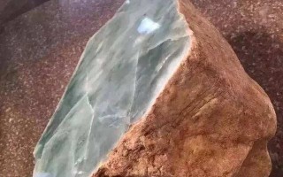 最好的翡翠原石一刀开,6500万翡翠原石开了10亿