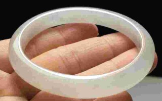 翡翠手镯冰晴和冰种哪个好的简单介绍